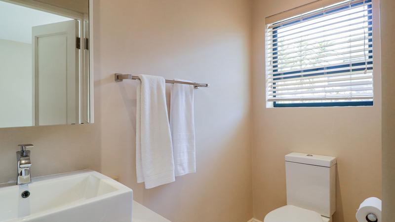 To Let 5 Bedroom Property for Rent in Pinnacle Point Golf Estate Western Cape